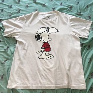 Kaws x snoopy Uniqlo t shirt. Size L fits like a M